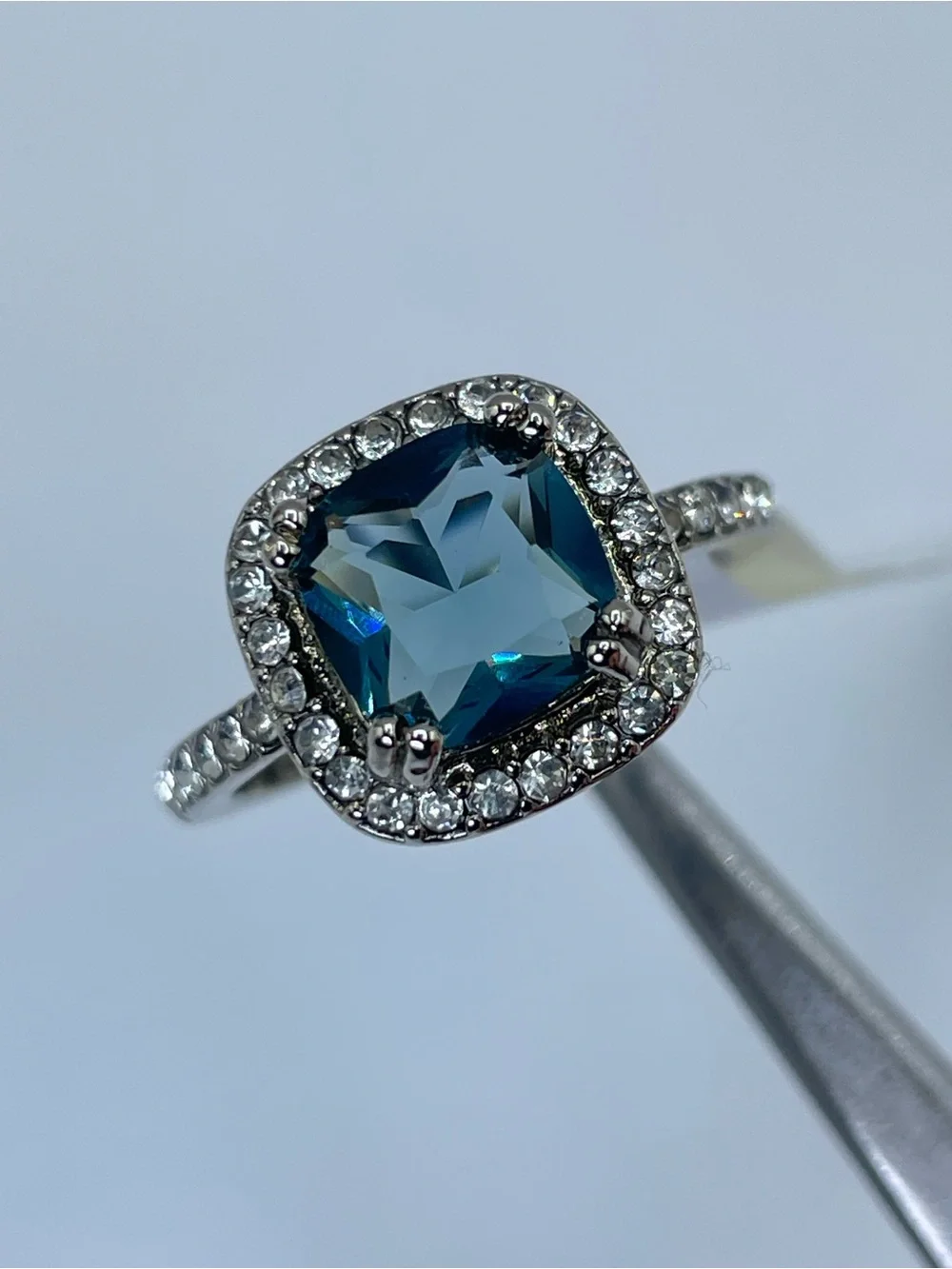 Swarovski Crystal Elements Teal Blue Halo Statement Ring Size 7
